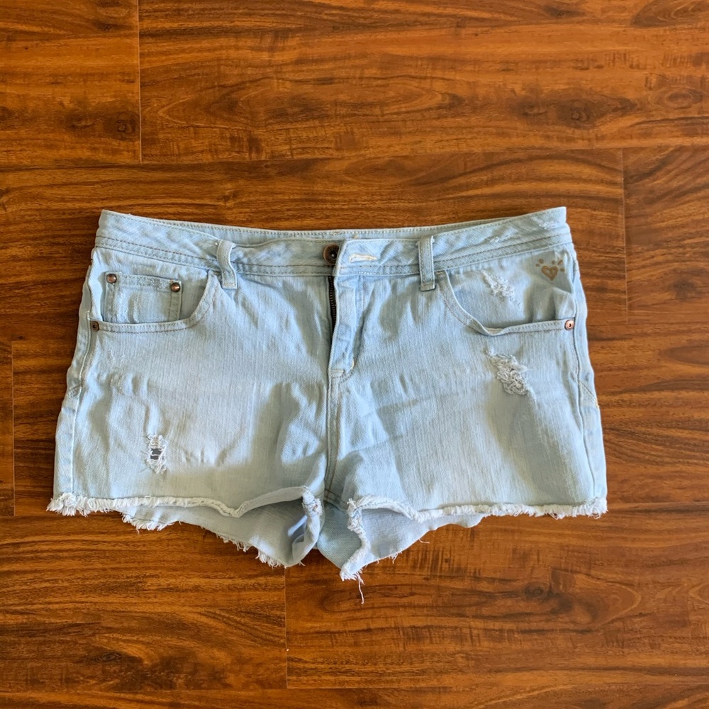 DENIM SHORTS